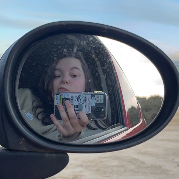 Meet your Posher, Nia - Picture 1 of 1